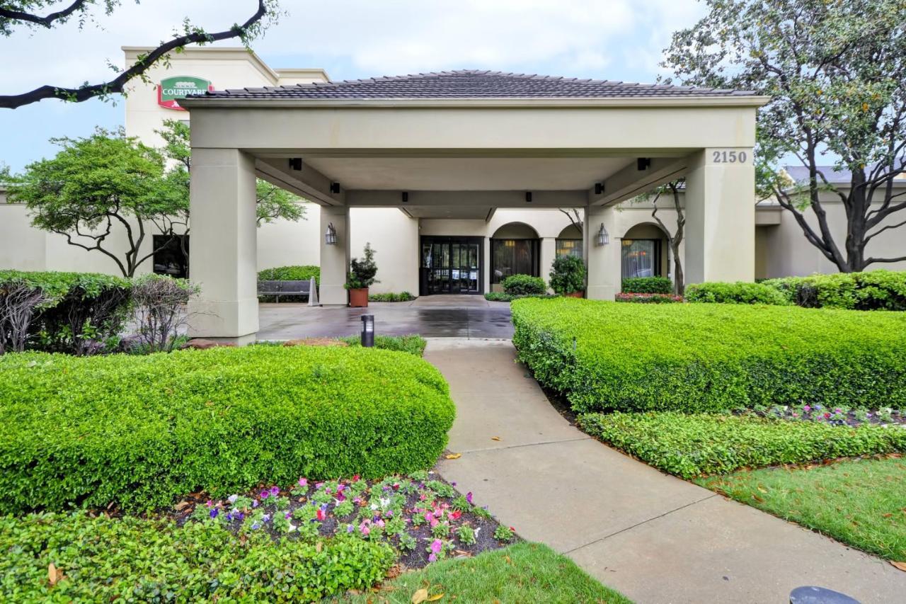 Courtyard Dallas Medical Market Center Экстерьер фото