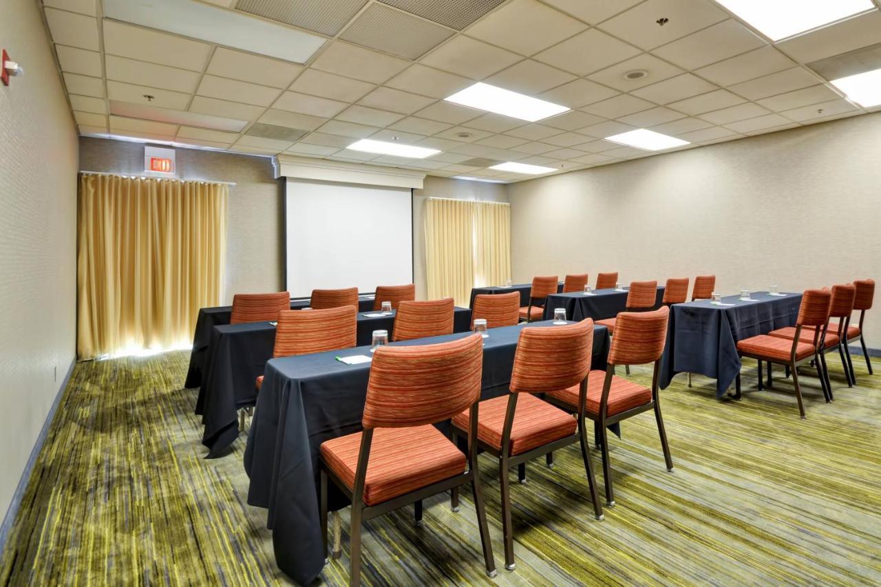 Courtyard Dallas Medical Market Center Экстерьер фото