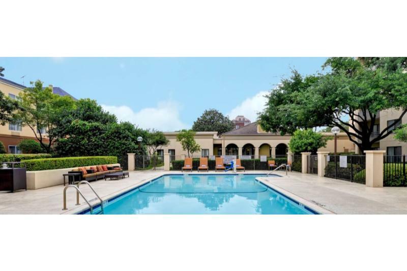 Courtyard Dallas Medical Market Center Экстерьер фото